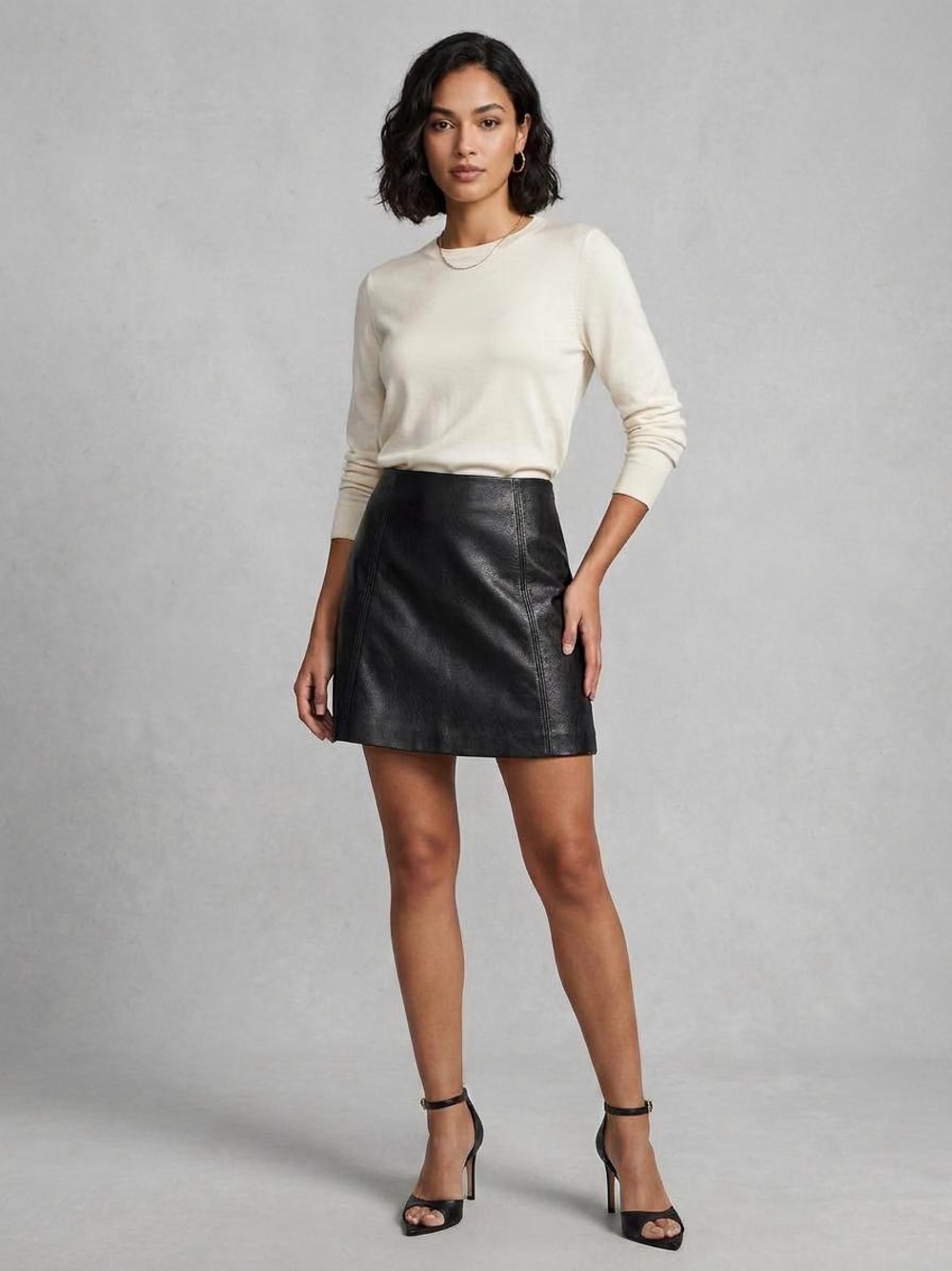 Babaton Aritzia Faux Leather Mini Skirt Size 10 Black Moto Dark Romantic Y2K